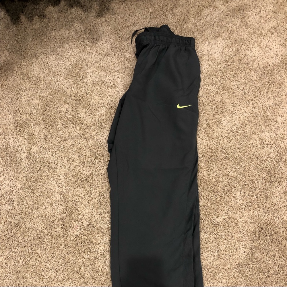 Medium Nike dri fit lightweight gray pant